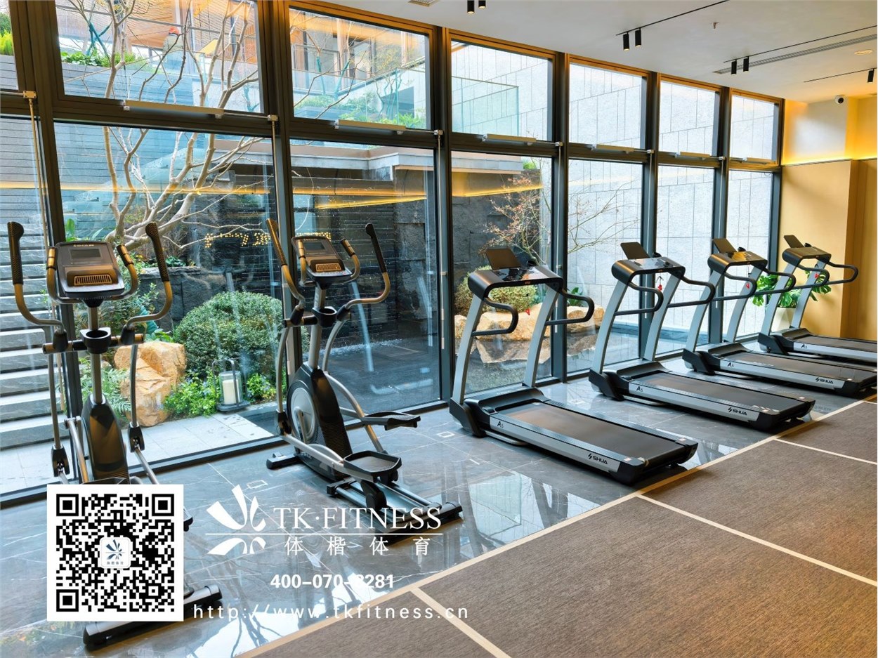 跑步机和户外跑步相比有什么优势？